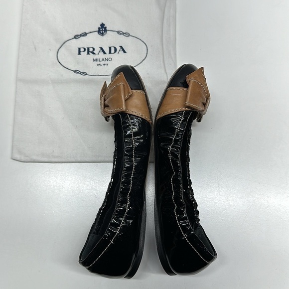 Prada Ballet Flats Bow Ballerina Slip On Shoes Patent Leather Black Tan 36.5 - Picture 8 of 11
